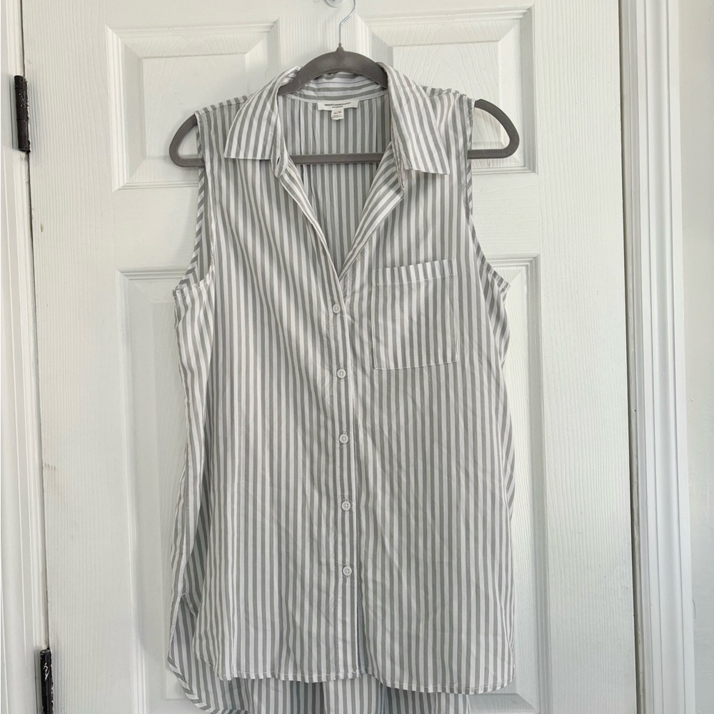 Beachlunchlounge White and Gray Boxy Button Down Shirt